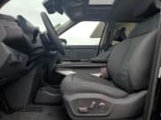 ✅ 2024 Kia EV9 Wind • VIN: KNDAFFS58R6035815 • Lot: 86509864. Wystawiony na Copart z przebiegiem Nie podano. Bezpłatny archiwum sprzedaży aukcyjnych z USA i szczegółowy raport historii pojazdu na DreamBid. Zdjęcie 7.