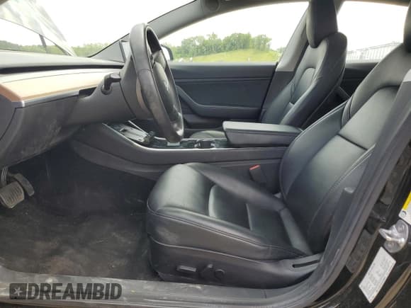 ✅ 2019 Tesla Model 3 Mid Range • VIN: 5YJ3E1EA1KF409991 • Лот: 59198445. Опубликован ранее на Copart с пробегом 69 535 миль. Бесплатный доступ к архиву аукционных продаж из США и подробный отчёт об истории автомобиля на DreamBid. Изображение 7.