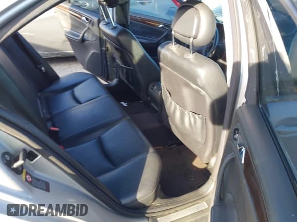 ✅ 2002 Mercedes-Benz C 230/260/280/320 • VIN: WDBRF61J12F141044 • Lot: 41424841. Wystawiony na IAAI z przebiegiem 304 862 mil. Bezpłatny archiwum sprzedaży aukcyjnych z USA i szczegółowy raport historii pojazdu na DreamBid. Zdjęcie 8.