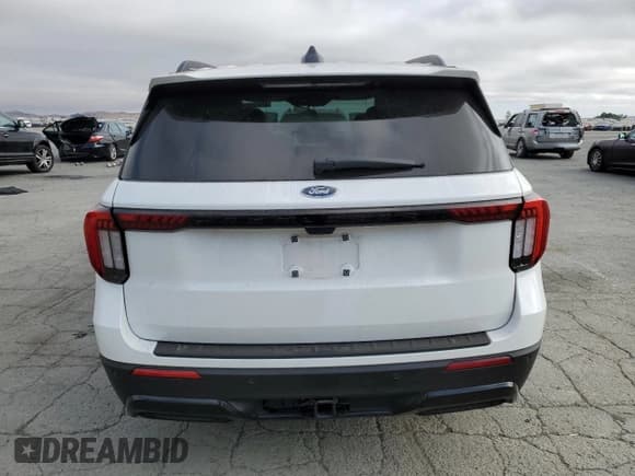 ✅ 2025 Ford Explorer ST-Line • VIN: 1FMUK7KH1SGA79076 • Lot: 64522025. Wystawiony na Copart z przebiegiem 12 102 mil. Bezpłatny archiwum sprzedaży aukcyjnych z USA i szczegółowy raport historii pojazdu na DreamBid. Zdjęcie 6.