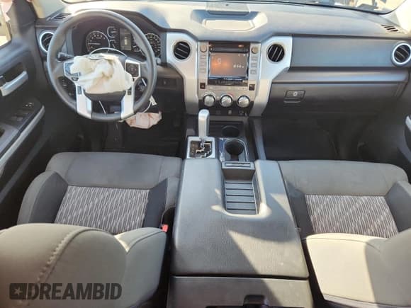 ✅ 2018 Toyota Tundra SR • VIN: 5TFRM5F14JX129991 • Lot: 91921355. Listed on Copart with 66,676 mi. Free auction sales archive from the USA and detailed vehicle history report at DreamBid. Image 8.