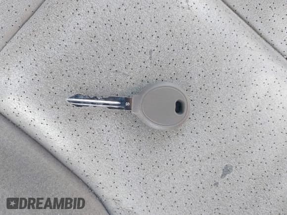 ✅ 2008 Chrysler Pacifica Limited • VIN: 2A8GM78X18R608844 • Лот: 41799356. Опубликован ранее на IAAI с пробегом 102 382 миль. Бесплатный доступ к архиву аукционных продаж из США и подробный отчёт об истории автомобиля на DreamBid. Изображение 11.