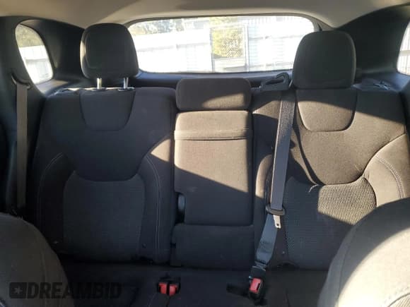 ✅ 2019 Jeep Cherokee Latitude • VIN: 1C4PJLCB0KD206277 • Лот: 89573885. Опубликован ранее на Copart с пробегом 62 276 миль. Бесплатный доступ к архиву аукционных продаж из США и подробный отчёт об истории автомобиля на DreamBid. Изображение 10.