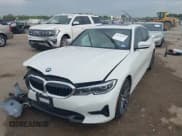 ✅ 2019 BMW 3 Series 330i • VIN: 3MW5R1J54K8A04375 • Lot: 43336247. Wystawiony na IAAI z przebiegiem 78 154 mil. Bezpłatny archiwum sprzedaży aukcyjnych z USA i szczegółowy raport historii pojazdu na DreamBid. Zdjęcie 2.