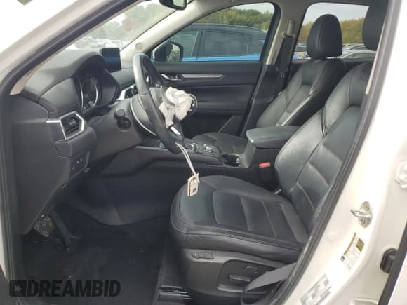 ✅ 2022 Mazda CX-5 S Carbon Edition • VIN: JM3KFBCM3N1611585 • Lot: 86441065. Wystawiony na Copart z przebiegiem 24 935 mil. Bezpłatny archiwum sprzedaży aukcyjnych z USA i szczegółowy raport historii pojazdu na DreamBid. Zdjęcie 7.