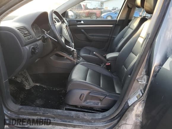 ✅ 2009 Volkswagen Jetta • VIN: 3VWAL71K09M133238 • Lot: 81069654. Listed on Copart with 153,617 mi. Free auction sales archive from the USA and detailed vehicle history report at DreamBid. Image 7.