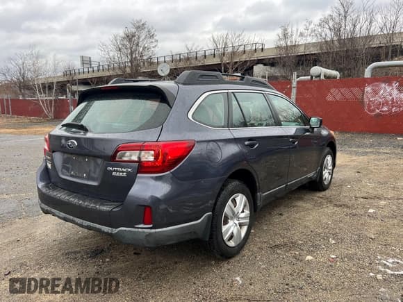 ✅ 2015 Subaru Outback 2.5i • VIN: 4S4BSAAC3F3233343 • Lot: 42093751. Wystawiony na IAAI z przebiegiem 213 995 mil. Bezpłatny archiwum sprzedaży aukcyjnych z USA i szczegółowy raport historii pojazdu na DreamBid. Zdjęcie 4.