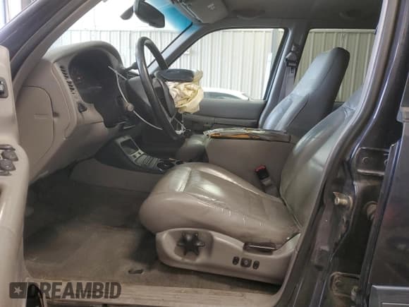 ✅ 2001 Mercury Mountaineer • VIN: 4M2ZU86P51UJ01568 • Lot: 81923284. Listed on Copart with 150,079 mi. Free auction sales archive from the USA and detailed vehicle history report at DreamBid. Image 7.