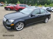 ✅ 2012 Mercedes-Benz C 300 Sport • VIN: WDDGF8BB1CR227522 • Лот: 60677295. Опубликован ранее на Copart с пробегом 107 619 миль. Бесплатный доступ к архиву аукционных продаж из США и подробный отчёт об истории автомобиля на DreamBid. Изображение 1.