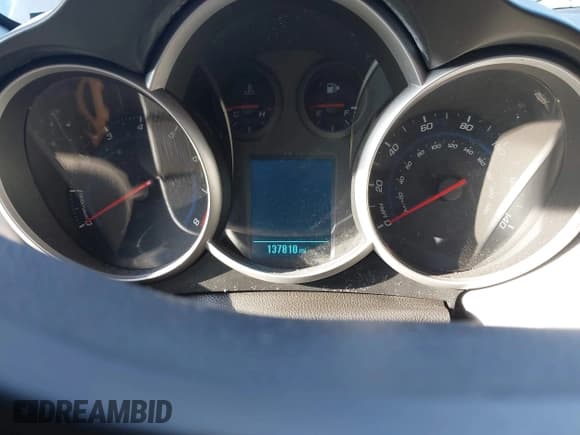 ✅ 2014 Chevrolet Cruze LS • VIN: 1G1PA5SH3E7461213 • Lot: 43617659. Wystawiony na IAAI z przebiegiem 137 810 mil. Bezpłatny archiwum sprzedaży aukcyjnych z USA i szczegółowy raport historii pojazdu na DreamBid. Zdjęcie 7.