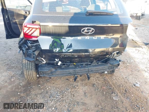 ✅ 2024 Hyundai Venue SEL • VIN: KMHRC8A3XRU315850 • Lot: 41571559. Listed on IAAI with 567 mi. Free auction sales archive from the USA and detailed vehicle history report at DreamBid. Image 19.