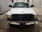 ✅ 2004 Dodge Dakota Sport • VIN: 1D7HG38NX4S635016 • Lot: 85332484. Wystawiony na Copart z przebiegiem 281 187 mil. Bezpłatny archiwum sprzedaży aukcyjnych z USA i szczegółowy raport historii pojazdu na DreamBid. Zdjęcie 5.