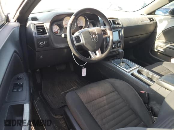 ✅ 2013 Dodge Challenger R/T Plus • VIN: 2C3CDYBT9DH524051 • Lot: 73693434. Wystawiony na Copart z przebiegiem 193 624 mil. Bezpłatny archiwum sprzedaży aukcyjnych z USA i szczegółowy raport historii pojazdu na DreamBid. Zdjęcie 8.