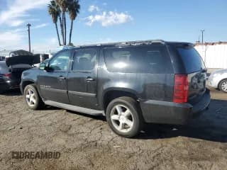 ✅ 2008 Chevrolet Suburban 3LT • VIN: 1GNFC16J28J188573 • Lot: 82475484. Wystawiony na Copart z przebiegiem 278 733 mil. Bezpłatny archiwum sprzedaży aukcyjnych z USA i szczegółowy raport historii pojazdu na DreamBid. Zdjęcie 2.