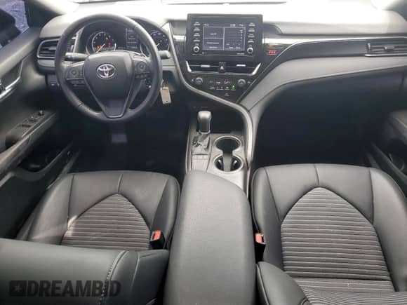 2022 Toyota Camry SE z VIN 4T1G11AKXNU712139, wystawiony jako Copart lot #50357335 z przebiegiem 13 564 mil mil oraz Czysty tytuł • Clean title. Historia ofert i sprzedaży dostępna na DreamBid. Obrazek 8.