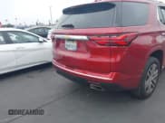 ✅ 2023 Chevrolet Traverse High Country • VIN: 1GNEVNKW9PJ242335 • Lot: 42415467. Wystawiony na IAAI z przebiegiem 25 855 mil. Bezpłatny archiwum sprzedaży aukcyjnych z USA i szczegółowy raport historii pojazdu na DreamBid. Zdjęcie 16.