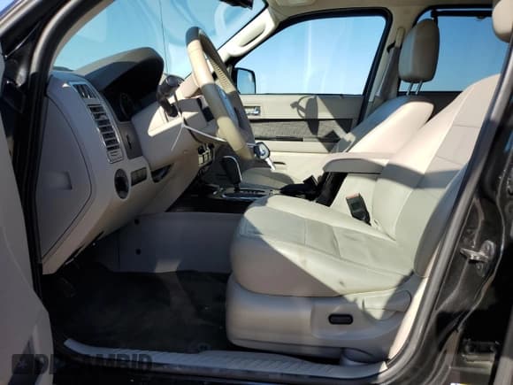 ✅ 2011 Ford Escape Hybrid • VIN: 1FMCU4K3XBKB84401 • Lot: 56491315. Wystawiony na Copart z przebiegiem 108 757 mil. Bezpłatny archiwum sprzedaży aukcyjnych z USA i szczegółowy raport historii pojazdu na DreamBid. Zdjęcie 7.