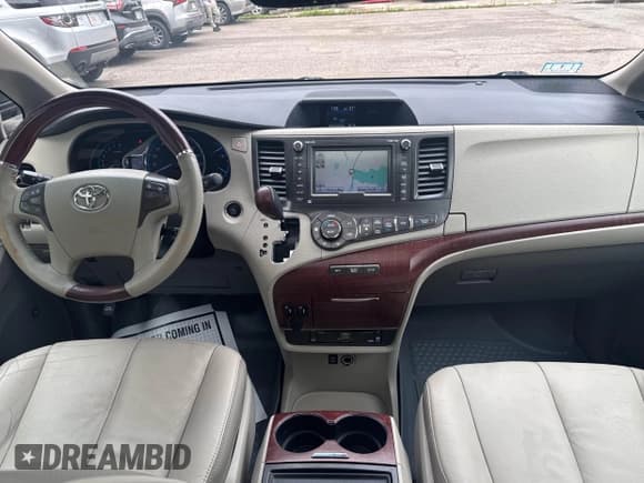 ✅ 2013 Toyota Sienna XLE • VIN: 5TDDK3DC3DS058382 • Lot: 42521554. Wystawiony na IAAI z przebiegiem 276 065 mil. Bezpłatny archiwum sprzedaży aukcyjnych z USA i szczegółowy raport historii pojazdu na DreamBid. Zdjęcie 6.