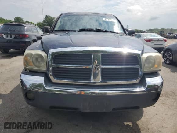 2005 Dodge Dakota SLT z VIN 1D7HE42K85S209675, wystawiony jako Copart lot #63391424 z przebiegiem 146 006 mil mil oraz Szkoda całkowita • Salvage title. Historia ofert i sprzedaży dostępna na DreamBid. Obrazek 5.