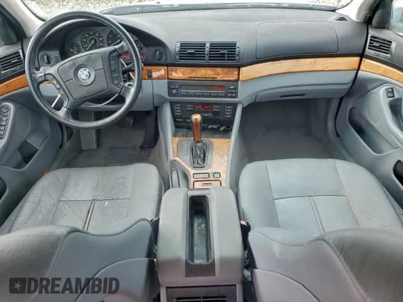 ✅ 1997 BMW 5 Series 528i • VIN: WBADD6320VBW10771 • Lot: 94601125. Wystawiony na Copart z przebiegiem 183 093 mil. Bezpłatny archiwum sprzedaży aukcyjnych z USA i szczegółowy raport historii pojazdu na DreamBid. Zdjęcie 8.