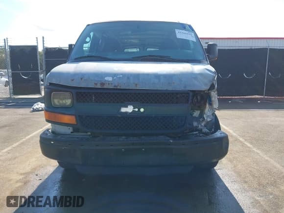 ✅ 2005 Chevrolet Express Cargo • VIN: 1GCGG25V151148606 • Lot: 43766191. Wystawiony na IAAI z przebiegiem 326 269 mil. Bezpłatny archiwum sprzedaży aukcyjnych z USA i szczegółowy raport historii pojazdu na DreamBid. Zdjęcie 12.