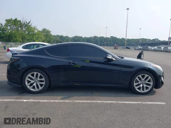 ✅ 2015 Hyundai Genesis Coupe 3.8L Base • VIN: KMHHU6KJXFU123270 • Lot: 42904906. Listed on IAAI with 56,305 mi. Free auction sales archive from the USA and detailed vehicle history report at DreamBid. Image 13.