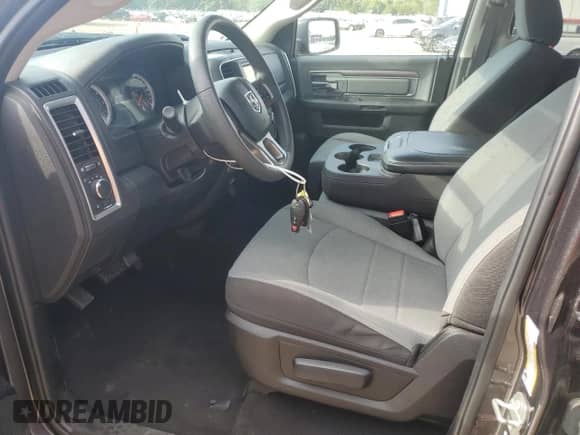 2024 Ram 1500 SLT z VIN 1C6RR6GG5RS137284, wystawiony jako Copart lot #84012535 z przebiegiem 46 110 mil mil oraz Czysty tytuł • Clean title. Historia ofert i sprzedaży dostępna na DreamBid. Obrazek 7.