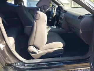 ✅ 2013 Dodge Challenger SXT • VIN: 2C3CDYAG2DH596472 • Lot: 43552887. Wystawiony na IAAI z przebiegiem 222 700 mil. Bezpłatny archiwum sprzedaży aukcyjnych z USA i szczegółowy raport historii pojazdu na DreamBid. Zdjęcie 5.