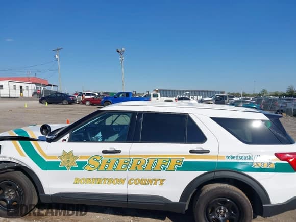 ✅ 2022 Ford Police Interceptor Utility • VIN: 1FM5K8AB2NGA02664 • Lot: 40499840. Wystawiony na IAAI z przebiegiem 7 067 mil. Bezpłatny archiwum sprzedaży aukcyjnych z USA i szczegółowy raport historii pojazdu na DreamBid. Zdjęcie 14.