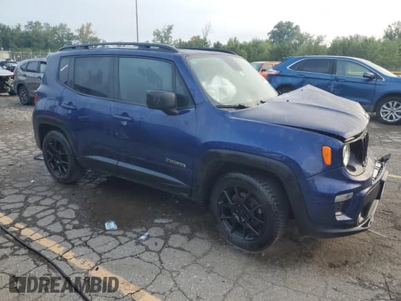 ✅ 2020 Jeep Renegade Latitude • VIN: ZACNJABB9LPL23174 • Lot: 68497885. Wystawiony na Copart z przebiegiem 95 950 mil. Bezpłatny archiwum sprzedaży aukcyjnych z USA i szczegółowy raport historii pojazdu na DreamBid. Zdjęcie 4.