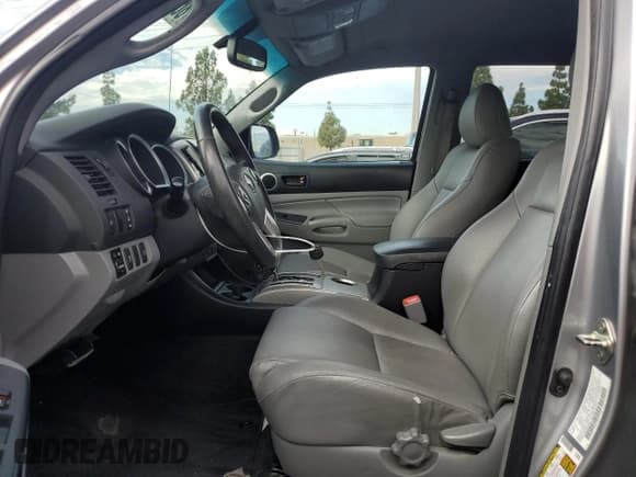 ✅ 2014 Toyota Tacoma • VIN: 3TMMU4FN5EM063700 • Лот: 86124275. Опубликован ранее на Copart с пробегом 179 438 миль. Бесплатный доступ к архиву аукционных продаж из США и подробный отчёт об истории автомобиля на DreamBid. Изображение 7.