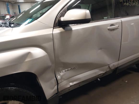 ✅ 2016 GMC Terrain SLE • VIN: 2GKFLTEK6G6218852 • Lot: 42231128. Wystawiony na IAAI z przebiegiem 121 674 mil. Bezpłatny archiwum sprzedaży aukcyjnych z USA i szczegółowy raport historii pojazdu na DreamBid. Zdjęcie 6.