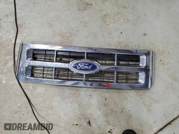 ✅ 2010 Ford Escape XLT • VIN: 1FMCU9DG6AKC73183 • Lot: 92097885. Wystawiony na Copart z przebiegiem 157 895 mil. Bezpłatny archiwum sprzedaży aukcyjnych z USA i szczegółowy raport historii pojazdu na DreamBid. Zdjęcie 13.