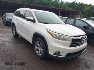 ✅ 2015 Toyota Highlander XLE • VIN: 5TDKKRFH6FS092841 • Lot: 42538576. Wystawiony na IAAI z przebiegiem 180 556 mil. Bezpłatny archiwum sprzedaży aukcyjnych z USA i szczegółowy raport historii pojazdu na DreamBid. Zdjęcie 1.