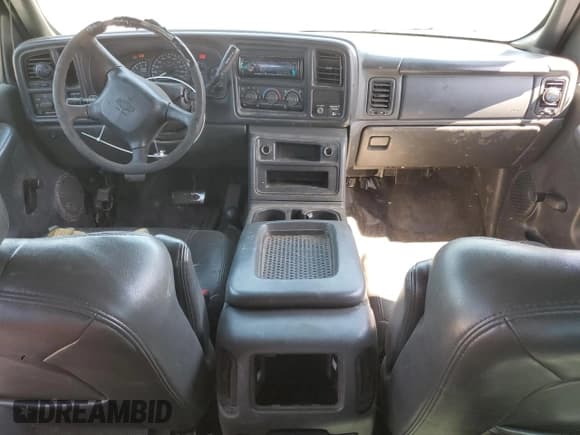 ✅ 2002 Chevrolet Silverado 2500HD LS • VIN: 1GCHK29U12E136559 • Lot: 59023365. Wystawiony na Copart z przebiegiem 274 974 mil. Bezpłatny archiwum sprzedaży aukcyjnych z USA i szczegółowy raport historii pojazdu na DreamBid. Zdjęcie 8.