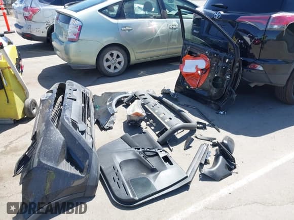 ✅ 2017 Toyota RAV4 LE • VIN: 2T3ZFREV6HW371315 • Lot: 42495989. Wystawiony na IAAI z przebiegiem 154 702 mil. Bezpłatny archiwum sprzedaży aukcyjnych z USA i szczegółowy raport historii pojazdu na DreamBid. Zdjęcie 12.