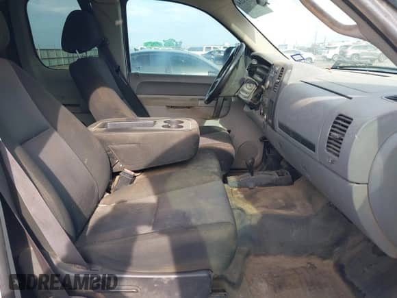 ✅ 2013 Chevrolet Silverado 2500HD Work Truck • VIN: 1GC2KVCG2DZ345864 • Lot: 42743214. Wystawiony na IAAI z przebiegiem 242 608 mil. Bezpłatny archiwum sprzedaży aukcyjnych z USA i szczegółowy raport historii pojazdu na DreamBid. Zdjęcie 5.