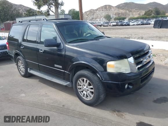 ✅ 2008 Ford Expedition SSV • VIN: 1FMFU155X8LA50015 • Lot: 42258284. Listed on IAAI with 218,117 mi. Free auction sales archive from the USA and detailed vehicle history report at DreamBid. Image 1.