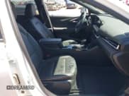 ✅ 2024 Buick Envista Avenir • VIN: KL47LCE21RB056140 • Lot: 42137680. Wystawiony na IAAI z przebiegiem 13 759 mil. Bezpłatny archiwum sprzedaży aukcyjnych z USA i szczegółowy raport historii pojazdu na DreamBid. Zdjęcie 5.