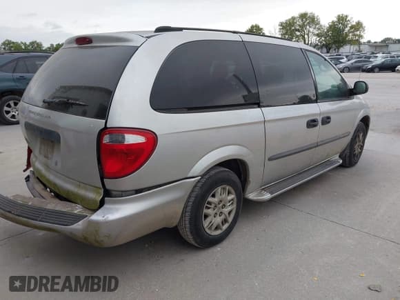 ✅ 2004 Dodge Caravan SE • VIN: 1D4GP24R44B591994 • Lot: 43092115. Listed on IAAI with 173,938 mi. Free auction sales archive from the USA and detailed vehicle history report at DreamBid. Image 4.