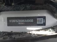 ✅ 2022 Ford Transit • VIN: 1FDBF6Z86NKA40450 • Lot: 41768046. Wystawiony na IAAI z przebiegiem Nie podano. Bezpłatny archiwum sprzedaży aukcyjnych z USA i szczegółowy raport historii pojazdu na DreamBid. Zdjęcie 9.