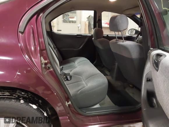 ✅ 2000 Dodge Stratus SE • VIN: 1B3EJ46X5YN155058 • Lot: 43867718. Listed on IAAI with 84,502 mi. Free auction sales archive from the USA and detailed vehicle history report at DreamBid. Image 8.