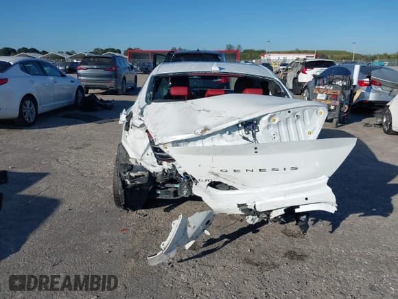 ✅ 2023 Genesis G70 2.0T • VIN: KMTG34TA9PU110258 • Lot: 40985797. Listed on IAAI with 23,422 mi. Free auction sales archive from the USA and detailed vehicle history report at DreamBid. Image 6.