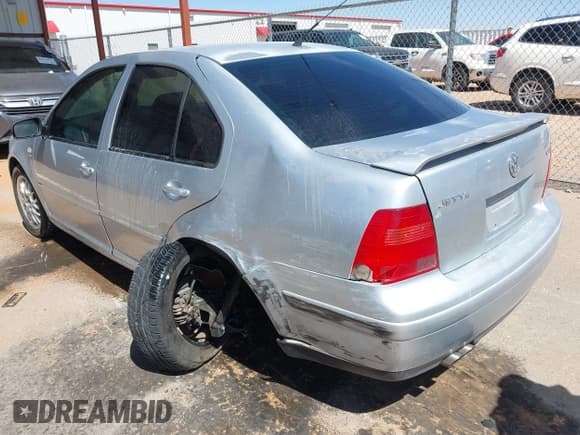 ✅ 2003 Volkswagen Jetta Wolfsburg Edition • VIN: 3VWPE69M33M177195 • Лот: 42272591. Опубликован ранее на IAAI с пробегом 198 754 миль. Бесплатный доступ к архиву аукционных продаж из США и подробный отчёт об истории автомобиля на DreamBid. Изображение 3.