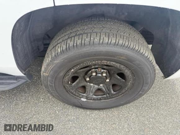 ✅ 2017 Chevrolet Tahoe Commercial • VIN: 1GNLCDEC8HR190627 • Lot: 90938175. Listed on Copart with 123,362 mi. Free auction sales archive from the USA and detailed vehicle history report at DreamBid. Image 6.