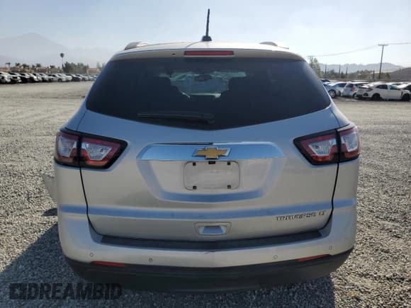 ✅ 2016 Chevrolet Traverse LT • VIN: 1GNKRGKD7GJ347828 • Lot: 71886504. Wystawiony na Copart z przebiegiem 103 237 mil. Bezpłatny archiwum sprzedaży aukcyjnych z USA i szczegółowy raport historii pojazdu na DreamBid. Zdjęcie 6.
