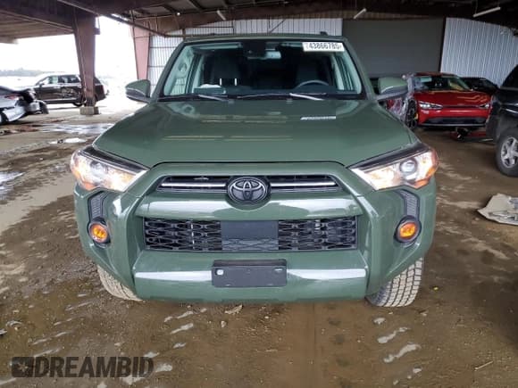 ✅ 2022 Toyota 4Runner Trail Special Edition • VIN: JTETU5JR2N5982826 • Лот: 43866785. Опубликован ранее на Copart с пробегом 42 701 миль. Бесплатный доступ к архиву аукционных продаж из США и подробный отчёт об истории автомобиля на DreamBid. Изображение 5.