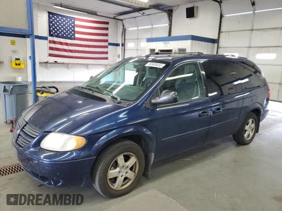 ✅ 2005 Dodge Caravan SXT • VIN: 2D4GP44L45R404697 • Лот: 90909455. Опубликован ранее на Copart с пробегом 147 702 миль. Бесплатный доступ к архиву аукционных продаж из США и подробный отчёт об истории автомобиля на DreamBid. Изображение 1.