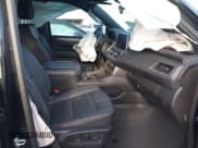 ✅ 2024 Chevrolet Tahoe RST • VIN: 1GNSCRKDXRR145972 • Lot: 42216403. Wystawiony na IAAI z przebiegiem 30 952 mil. Bezpłatny archiwum sprzedaży aukcyjnych z USA i szczegółowy raport historii pojazdu na DreamBid. Zdjęcie 5.