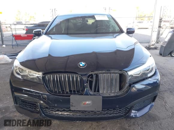✅ 2019 BMW 7 Series 740i • VIN: WBA7E2C58KB218419 • Lot: 41831080. Listed on IAAI with 97,752 mi. Free auction sales archive from the USA and detailed vehicle history report at DreamBid. Image 6.